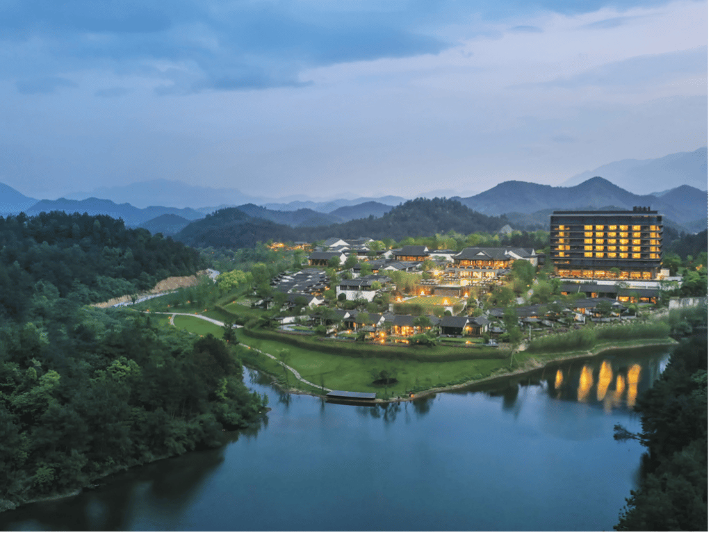 Luxury hotels have responded by transforming themselves into all-inclusive experience hubs.
Photo: Tripadvisor